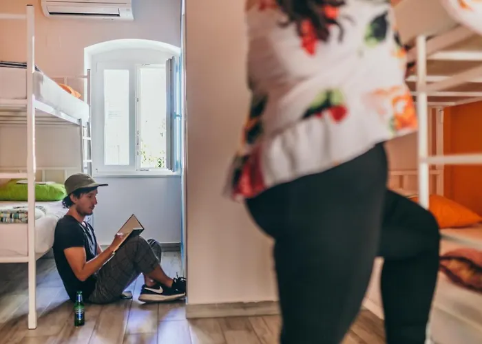 Booze & Snooze SocialHostel